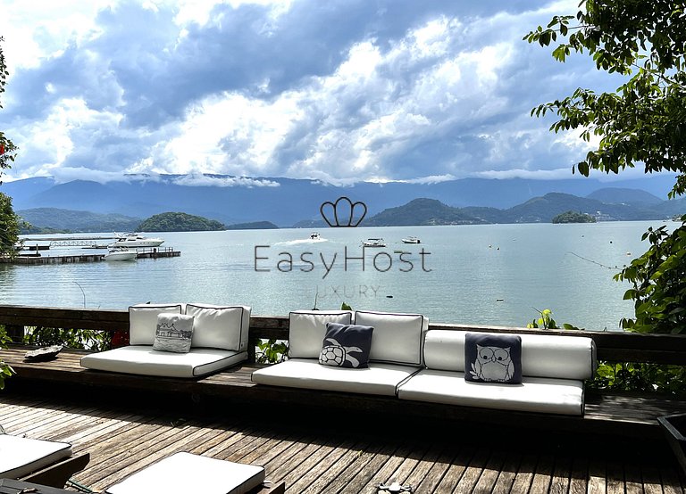 Casa beira mar à venda em Angra dos Reis