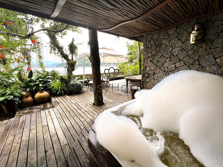 Casa beira mar à venda em Angra dos Reis