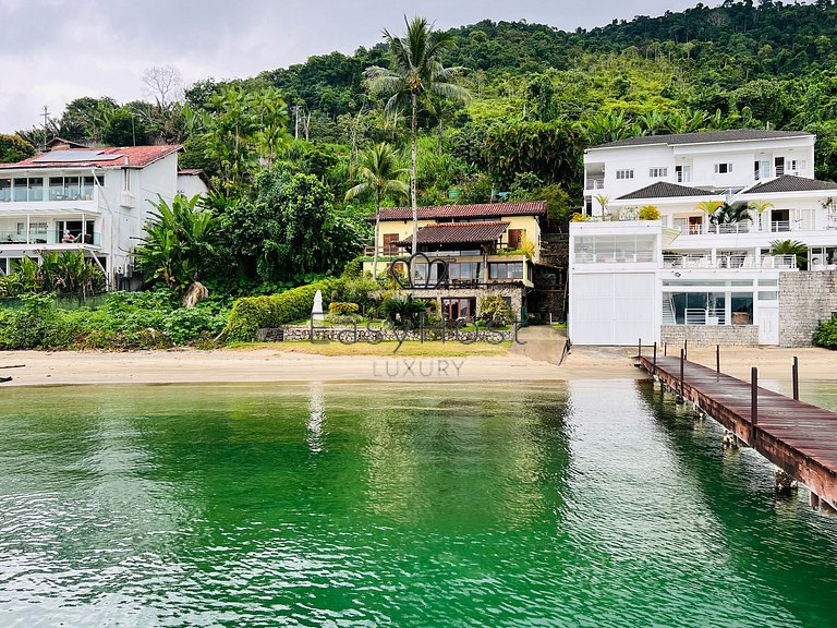 Casa à venda em Angra dos Reis beira mar