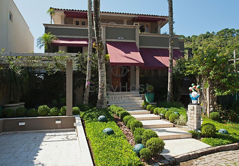 Casa à venda no Condomínio Frade