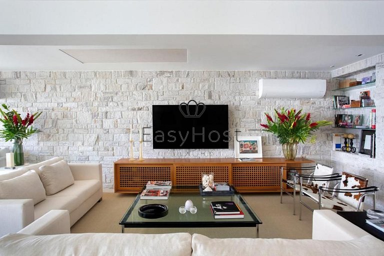 House for sale in Angra dos Reis, with beach and pool.