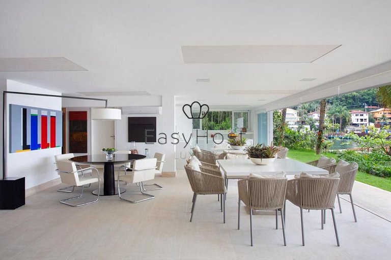 House for sale in Angra dos Reis, with beach and pool.