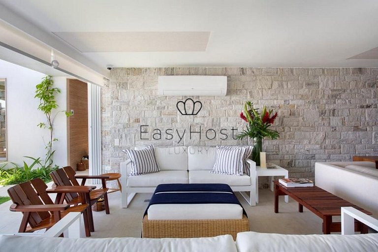 Casa en venta en Angra dos Reis, con playa y piscina.