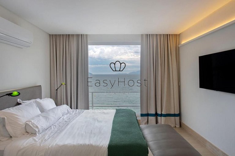 Casa en venta en Angra dos Reis, con playa y piscina.