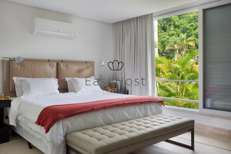 House for sale in Angra dos Reis, with beach and pool.