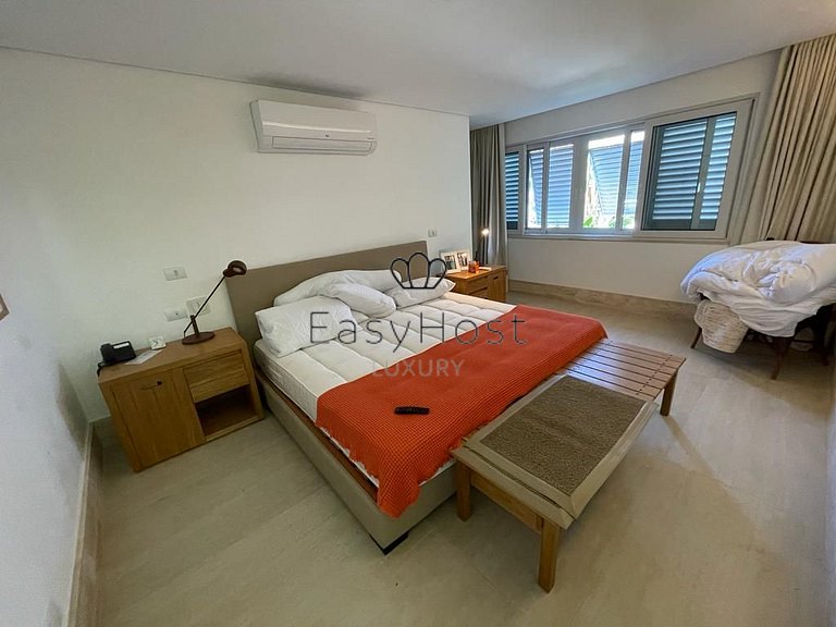 House for sale in Angra dos Reis, with beach and pool.