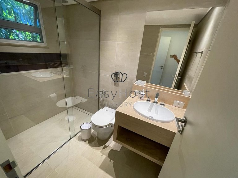 Casa en venta en Angra dos Reis, con playa y piscina.