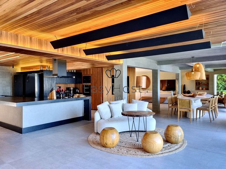 Casa frente al mar en venta con piscina y acceso al mar.