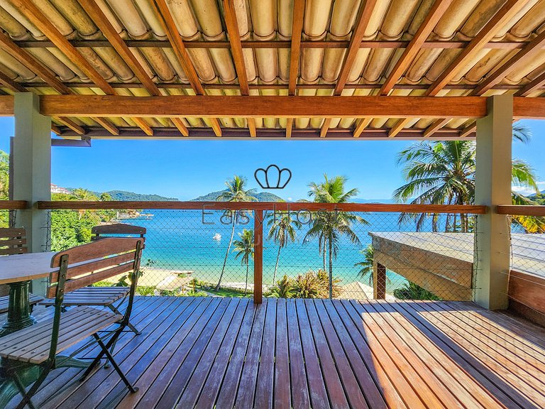 Aluguel de casa luxuosa em Angra com praia e piscina
