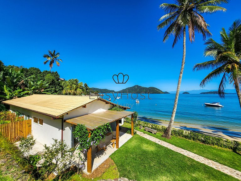 Aluguel de casa luxuosa em Angra com praia e piscina