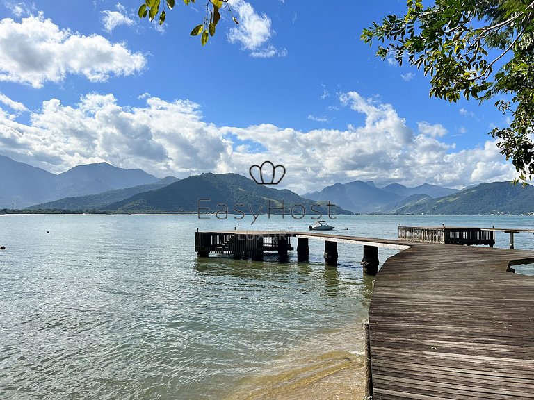 Beachfront house for rent with pool and sauna