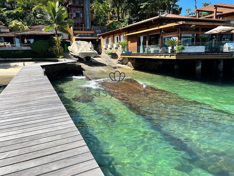 CASA ESPETACULTAR À VENDA EM CONDOMÍNIO COM PRAIA - ANGV095