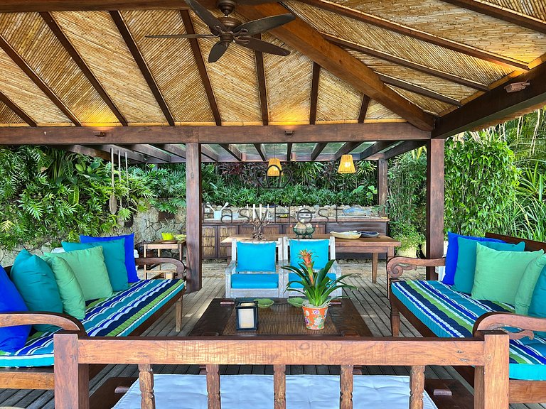 Casa à venda pé na areia, condomínio com praia paradisíaca