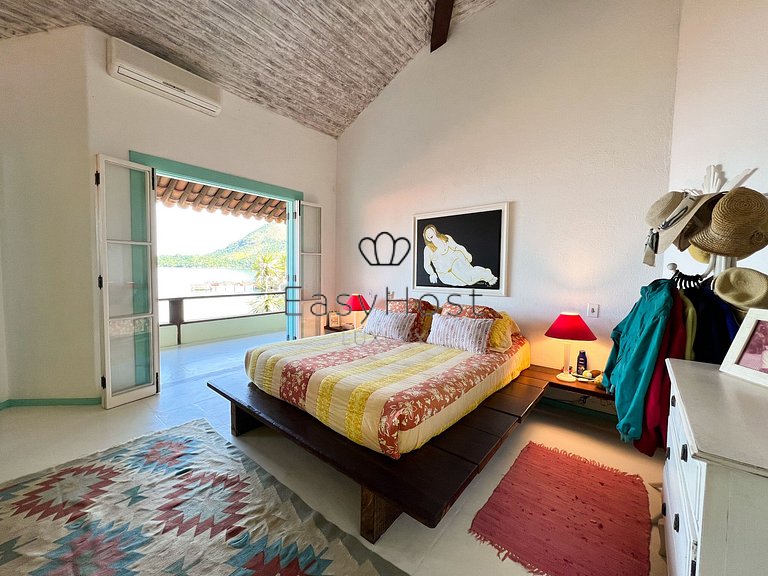 CASA ESPETACULTAR À VENDA EM CONDOMÍNIO COM PRAIA - ANGV095