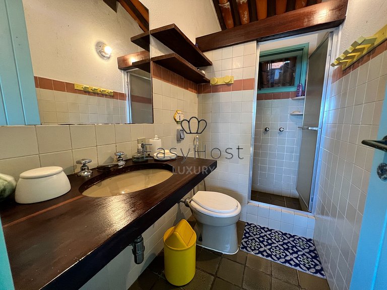 CASA ESPETACULTAR À VENDA EM CONDOMÍNIO COM PRAIA - ANGV095