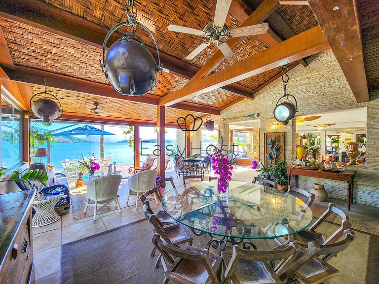 Aluguel de casa em Angra dos Reis com piscina e praia