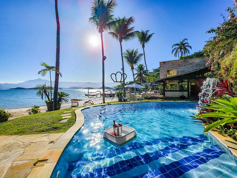 Aluguel de casa em Angra dos Reis com piscina e praia