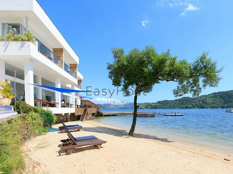 Casa a venda em Angra dos Reis com piscina