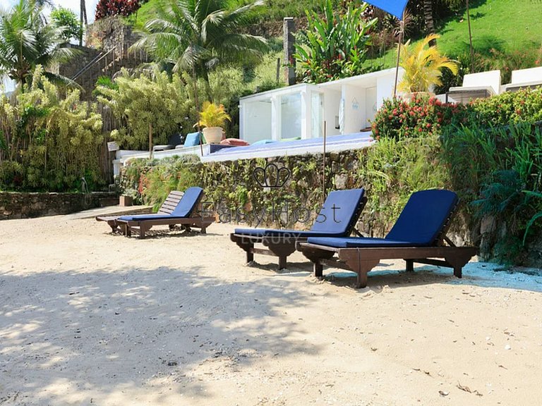 Casa a venda em Angra dos Reis com piscina