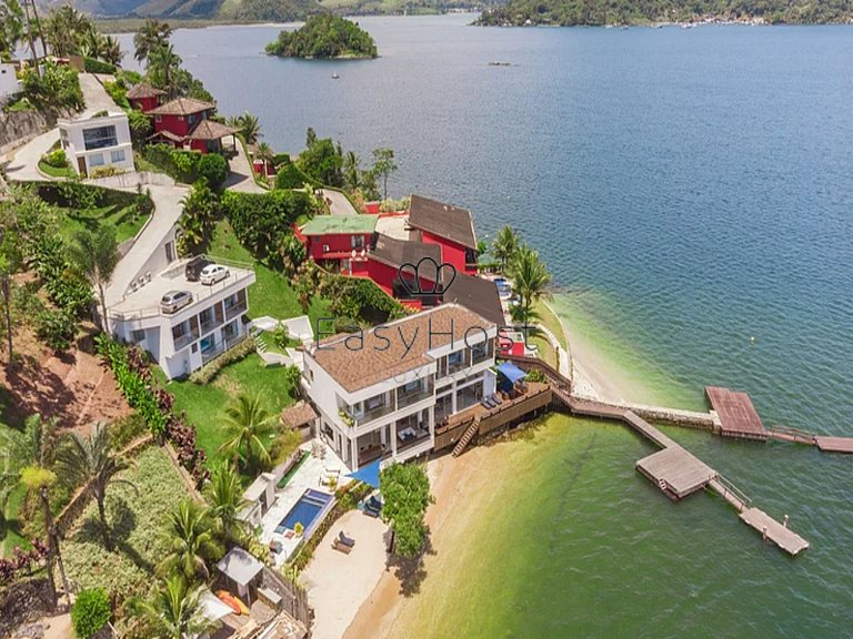 Casa a venda em Angra dos Reis com piscina