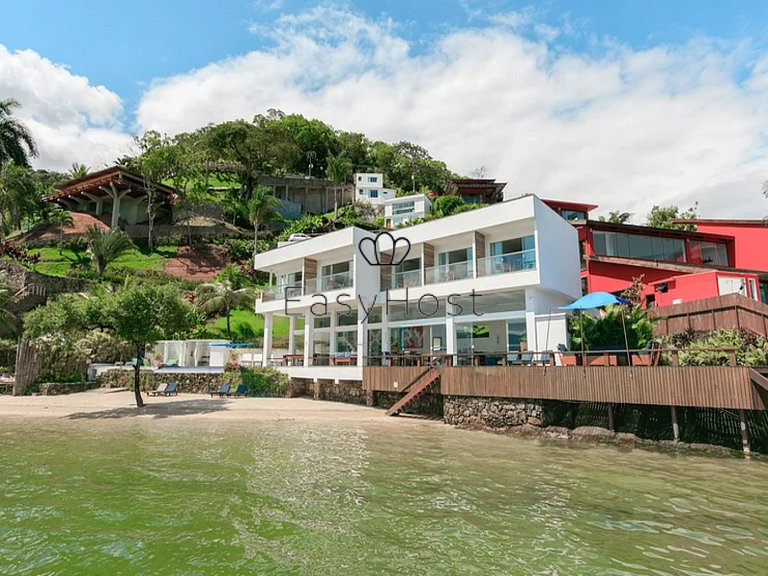 Casa a venda em Angra dos Reis com piscina