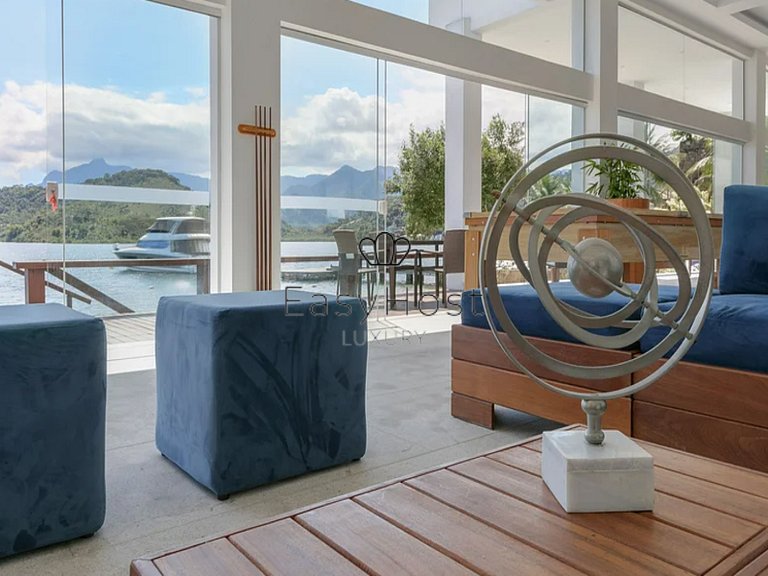 Casa a venda em Angra dos Reis com piscina
