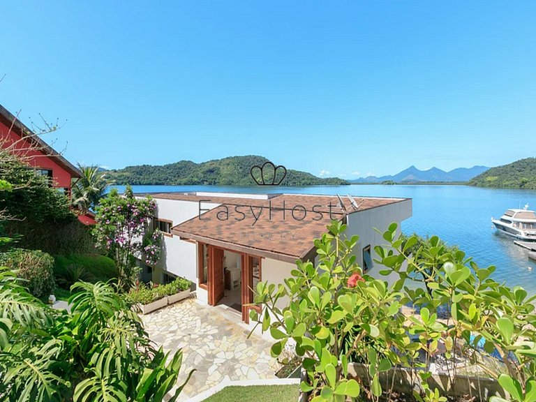 Casa a venda em Angra dos Reis com piscina