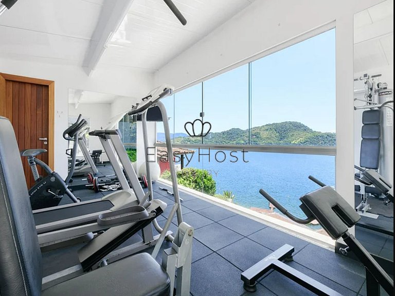 Casa a venda em Angra dos Reis com piscina