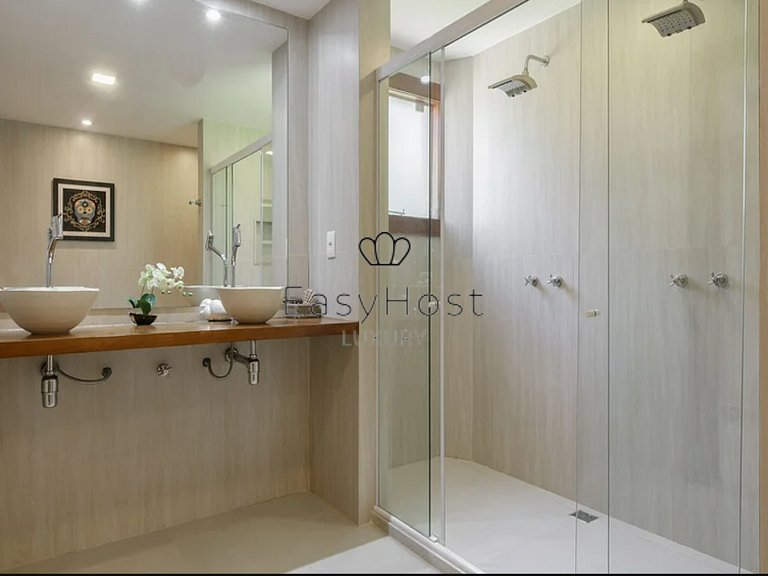 Casa a venda em Angra dos Reis com piscina