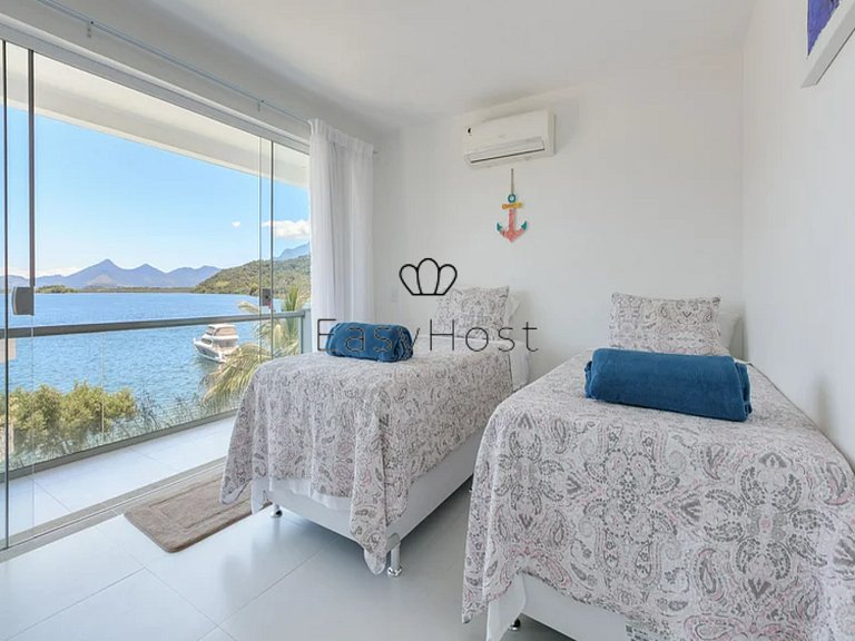 Casa a venda em Angra dos Reis com piscina