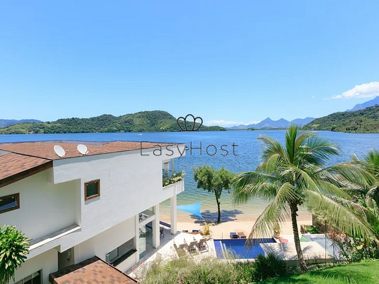 Casa a venda em Angra dos Reis com piscina