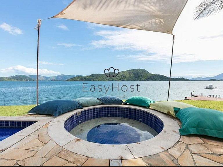 Casa a venda em Angra dos Reis com piscina