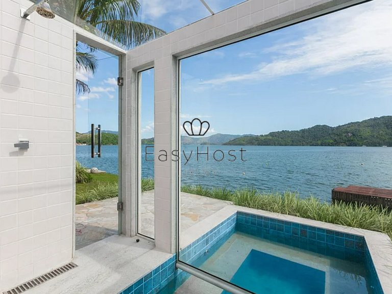 Casa a venda em Angra dos Reis com piscina