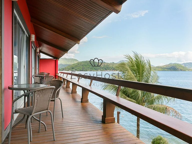 Casa a venda em Angra dos Reis com piscina