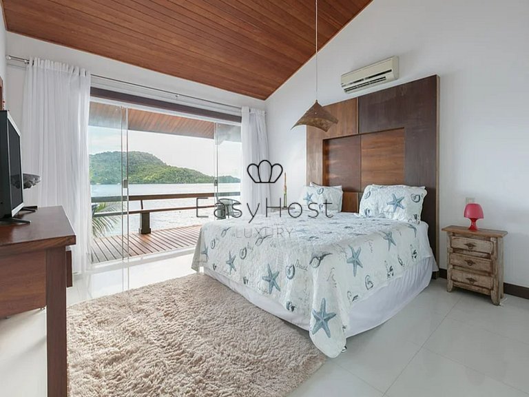 Casa a venda em Angra dos Reis com piscina