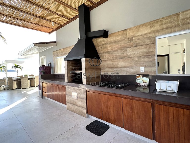 Casa beira mar à venda em Angra dos Reis