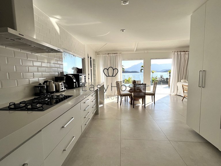 Casa beira mar à venda em Angra dos Reis
