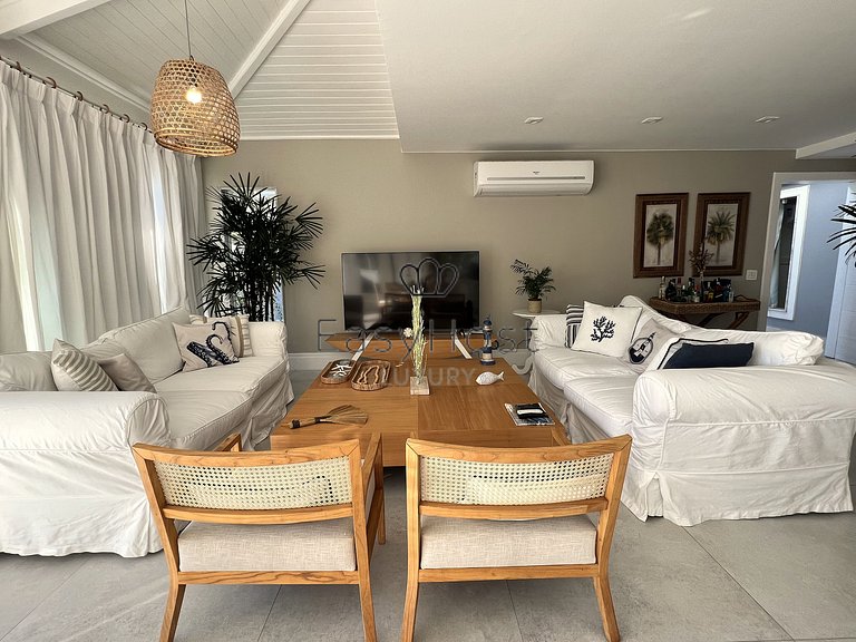 Casa beira mar à venda em Angra dos Reis