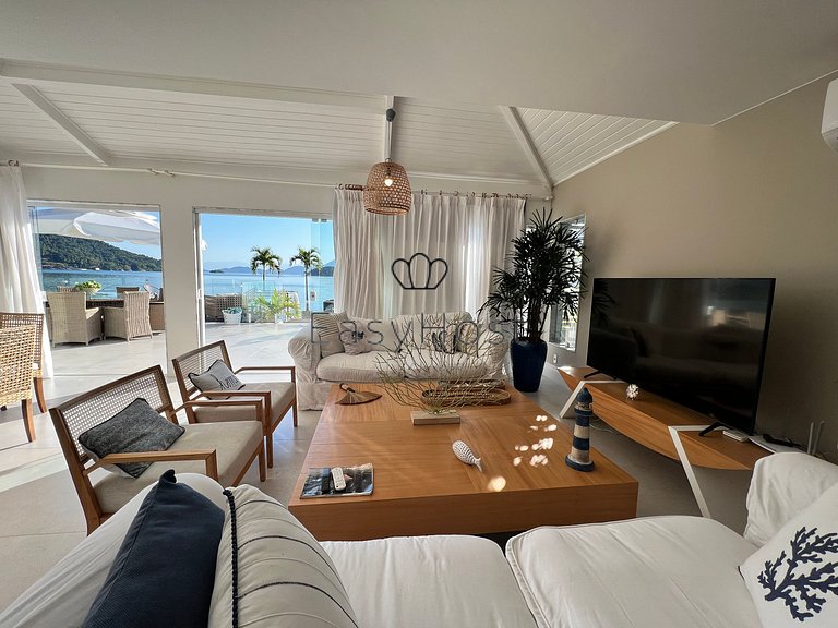 Casa beira mar à venda em Angra dos Reis