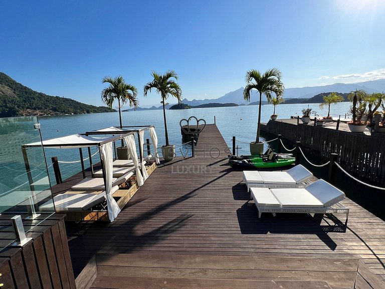 Casa beira mar à venda em Angra dos Reis