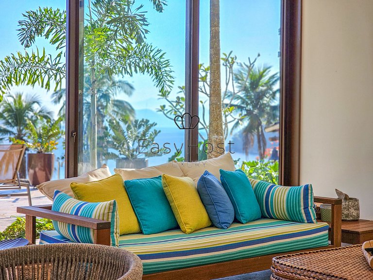 Aluguel de casa luxuosa em Angra com praia e piscina