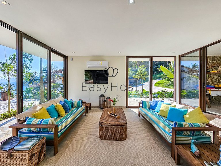Aluguel de casa luxuosa em Angra com praia e piscina