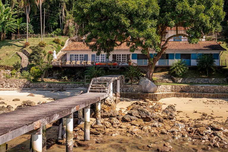 Casa a la venta en Angra dos Reis con playa y sauna