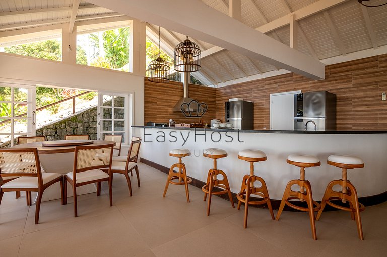 Casa à venda em Angra dos Reis com praia e sauna - AngV078