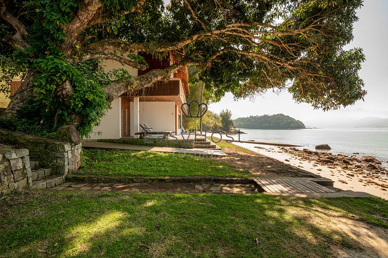 House for sale in Angra dos Reis with beach and sauna