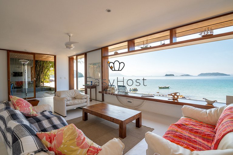 House for sale in Angra dos Reis with beach and sauna