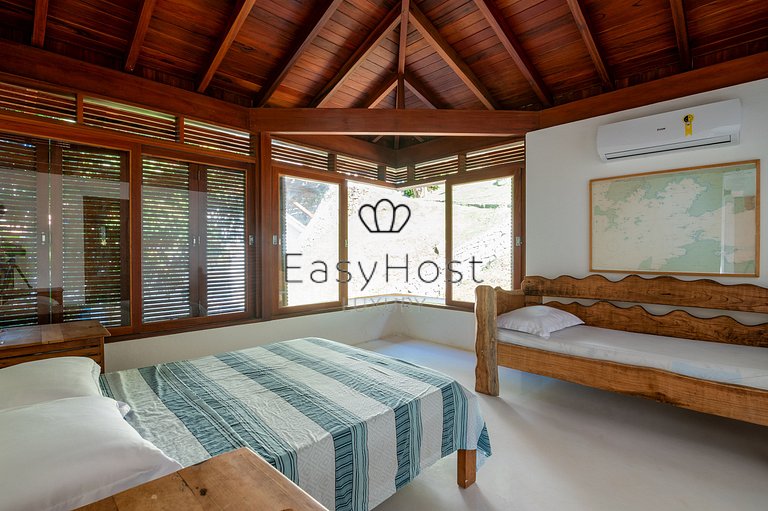 Casa à venda em Angra dos Reis com praia e sauna