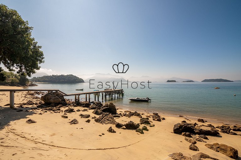 House for sale in Angra dos Reis with beach and sauna