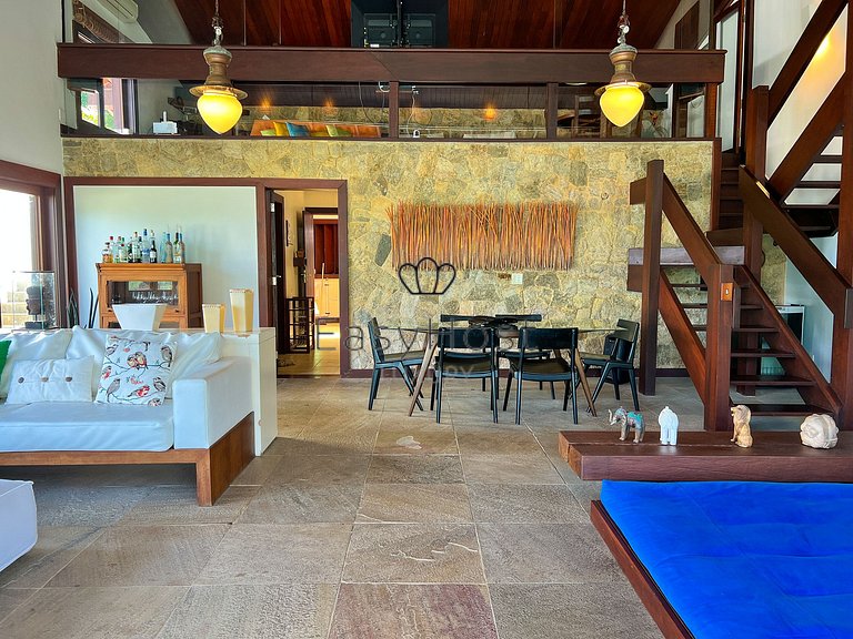 Vacation home in Angra dos Reis with pool and ocean view.