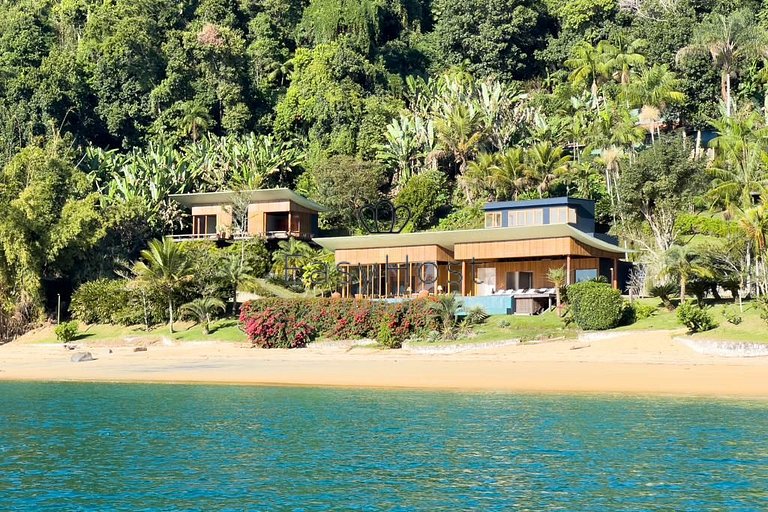 Casa de luxo pé na areia à venda Angra dos Reis frente mar